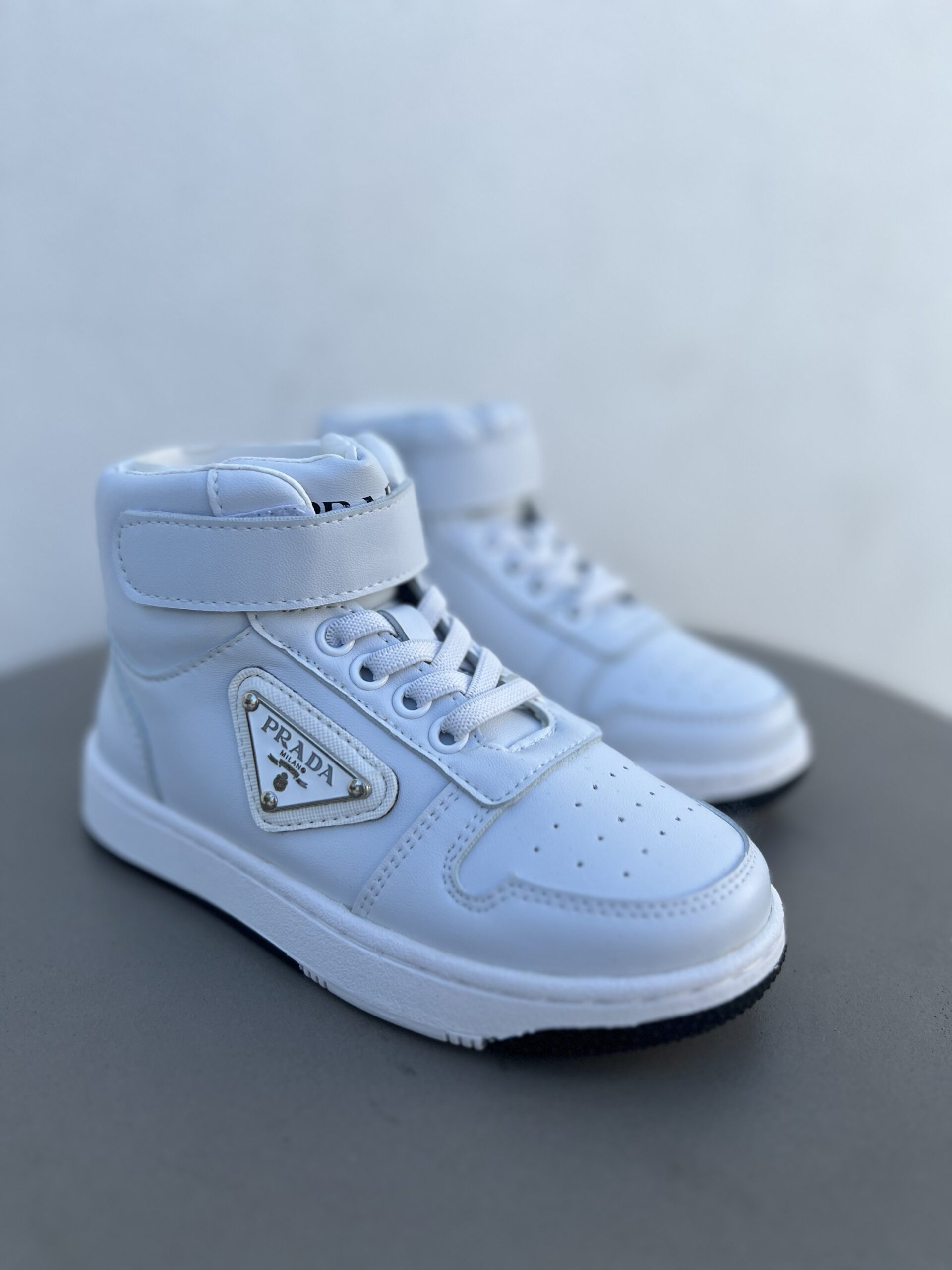 STRAP IN HIGH TOP