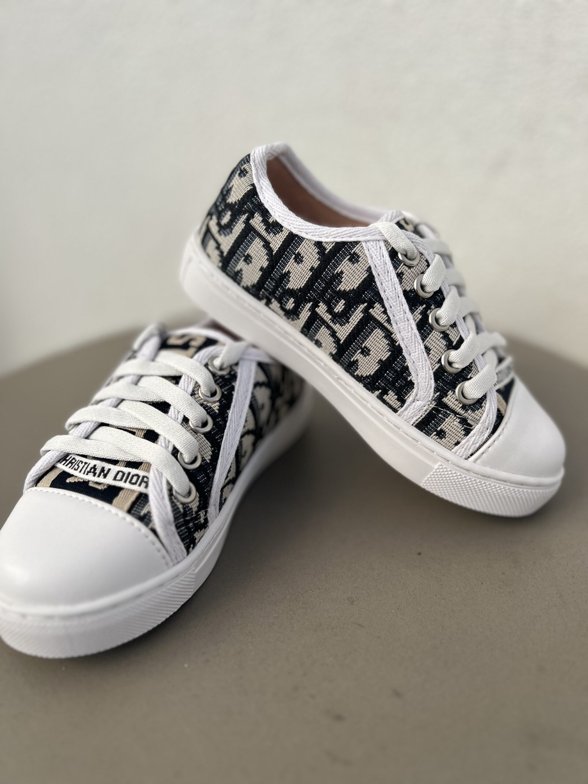 WALK ‘N ‘ SNEAKER - Image 4