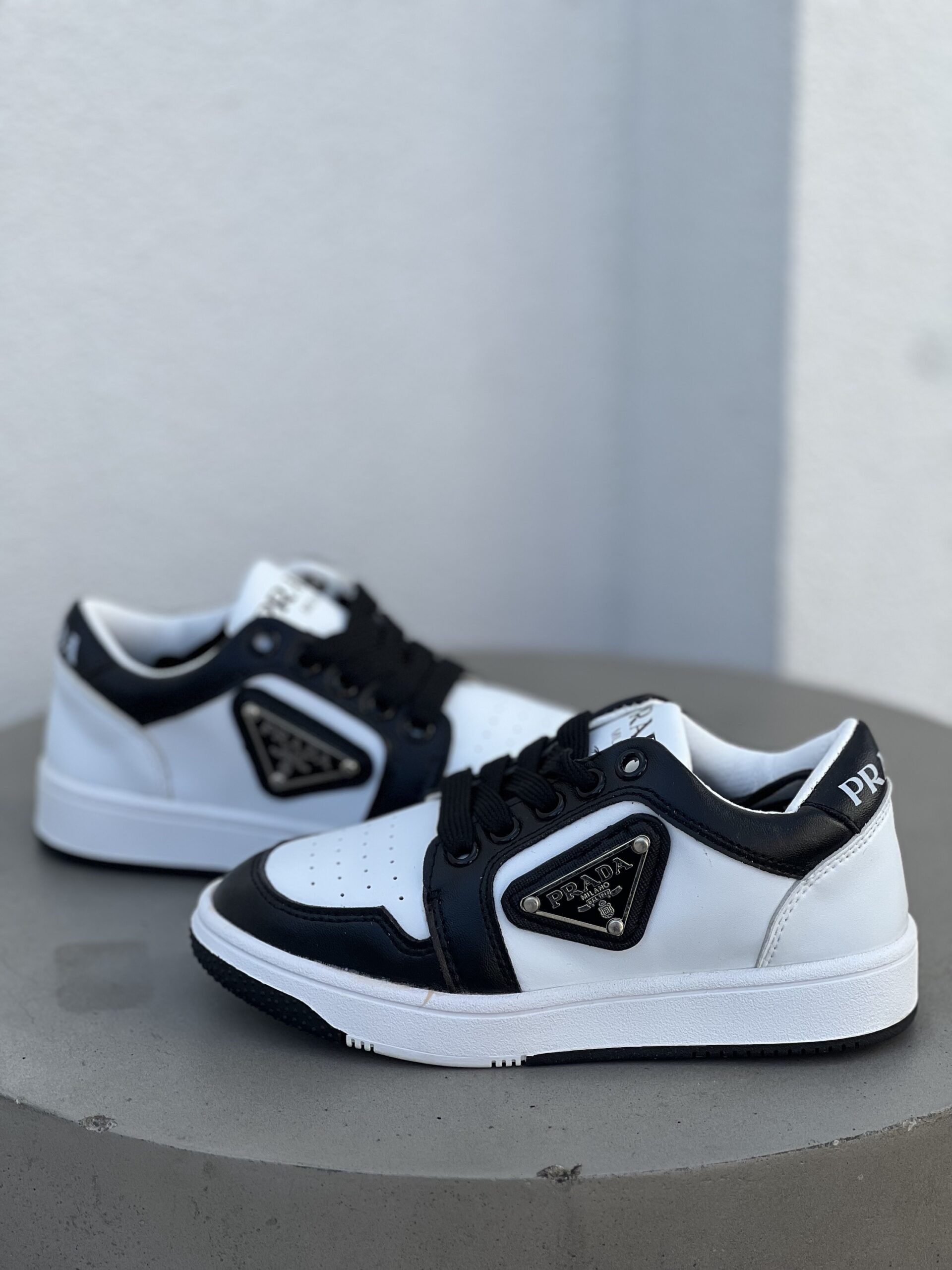 DOWNTOWN SNEAKER