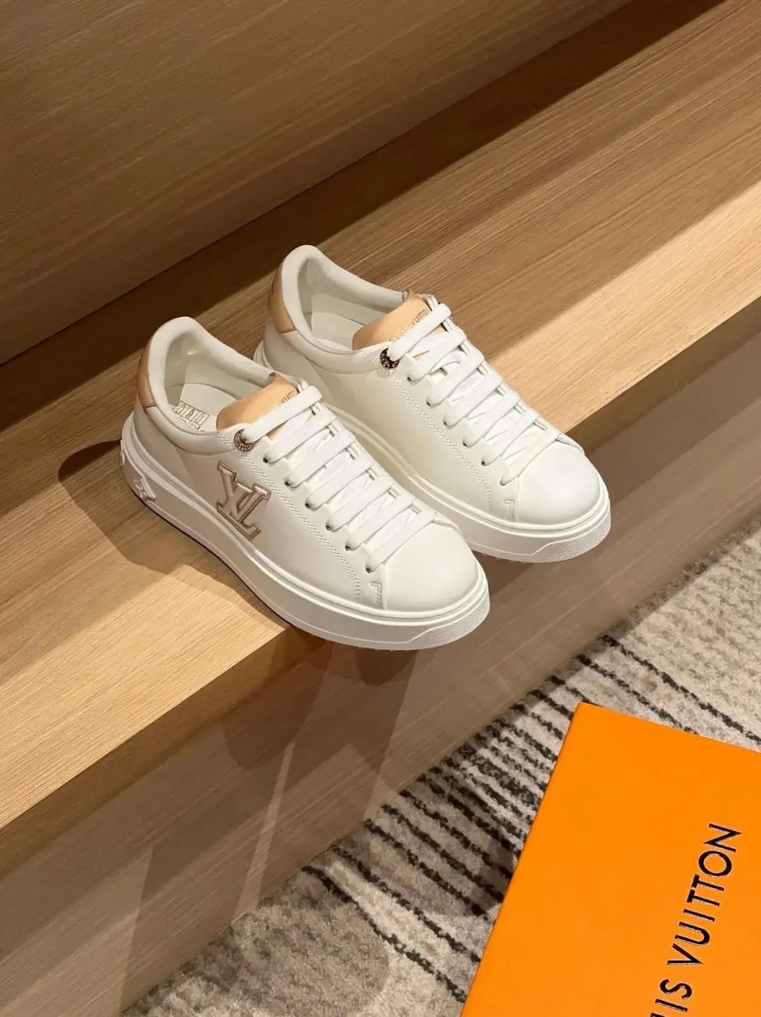 TIME OUT SNEAKER WHITE