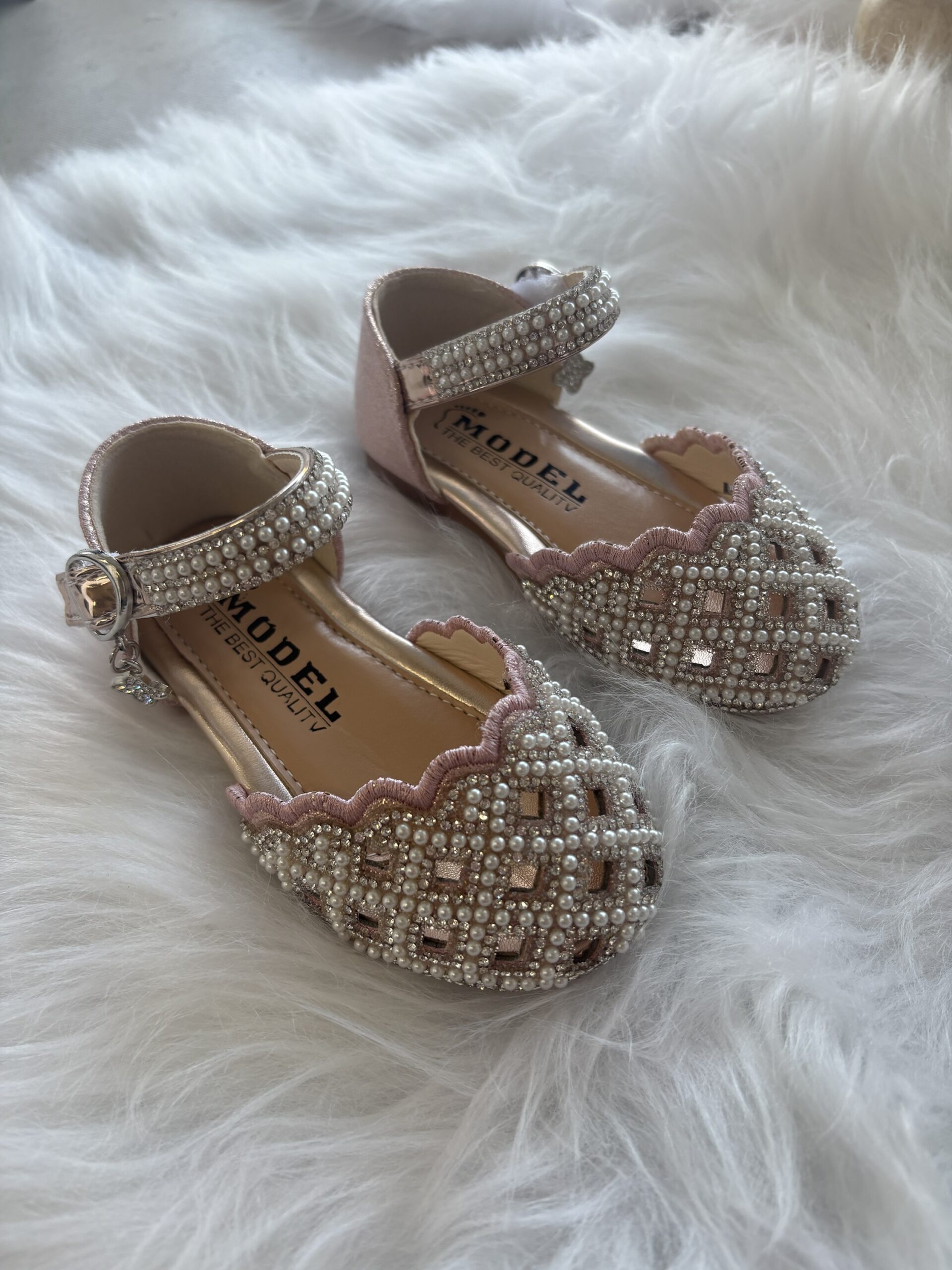 DIAMONDS & PEARLS SHOE