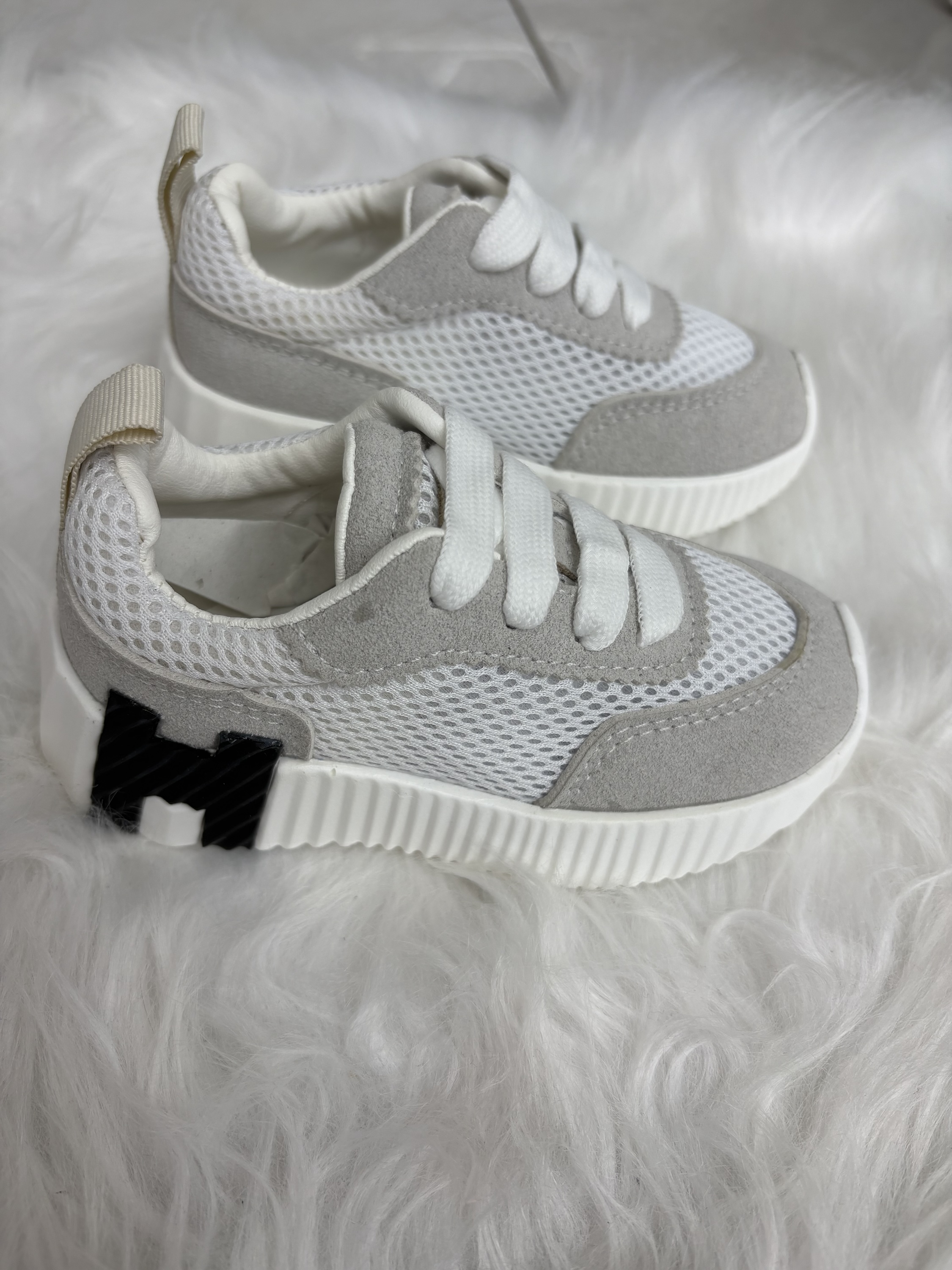 BOUNCING SNEAKER TODDLER WHITE & BLACK