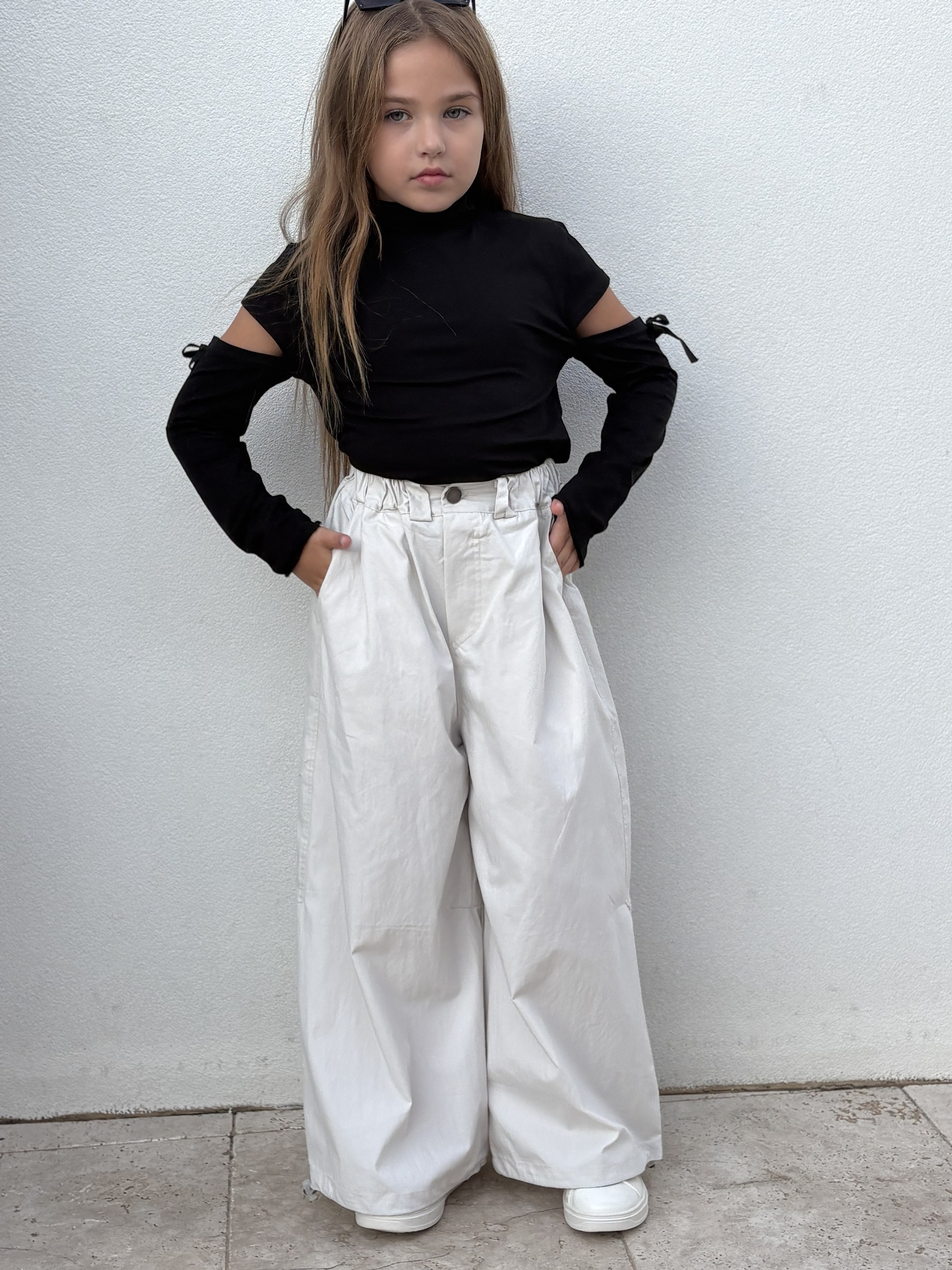 CUT OUT TOP