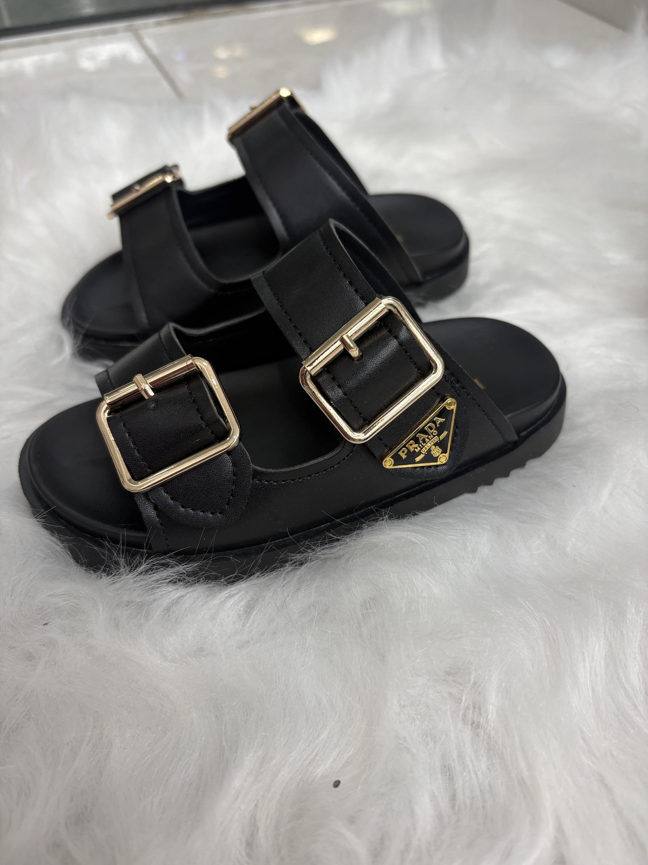 PLEDGE SANDAL